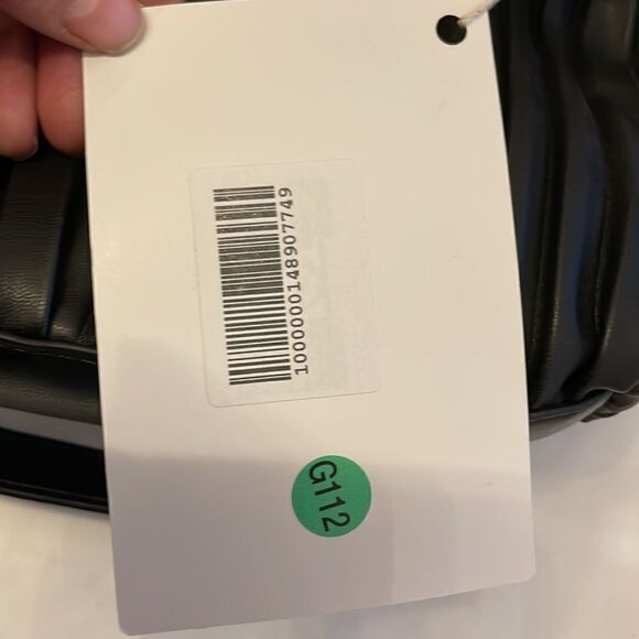 TOPSHOP ELEGANT VEGAN HANDBAG WITH BOLD GOLD DETAIL THAT SWINGS ACROSS B… - Picture 9 of 10